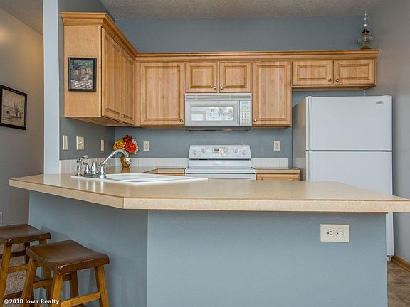 3rd image of 542 Kelsey Ln