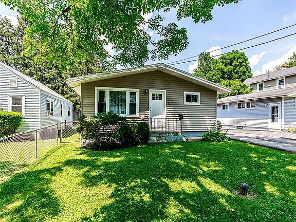 2nd image of 134 Anderson Ave