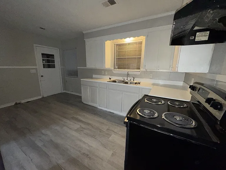 1126 Barbara Ann Dr — Photo 5