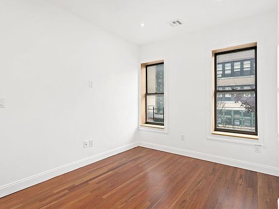 2nd image of 122 Stuyvesant Ave