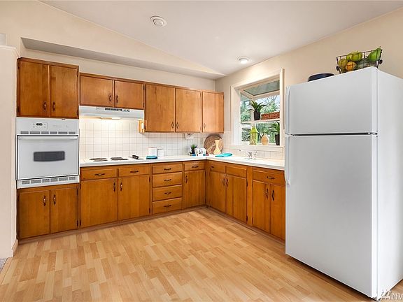 5th image of 2116 145th Ave SE