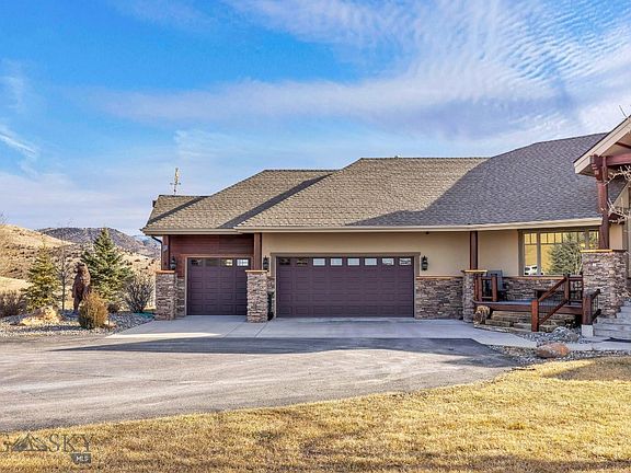 2nd image of 330 Yucca Pass Rd