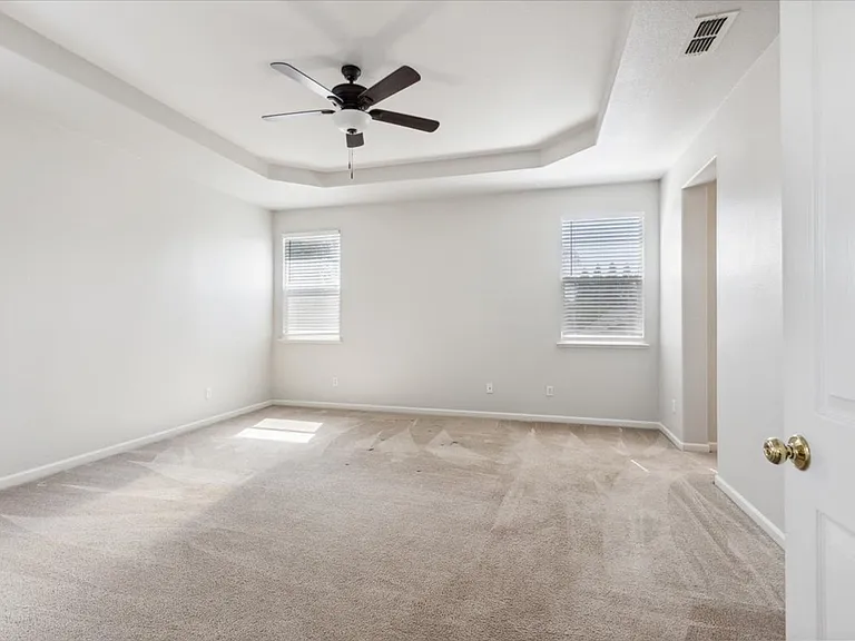5409 Banfield Dr — Photo 21