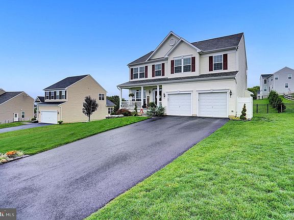 3rd image of 2326 Water Garden Dr