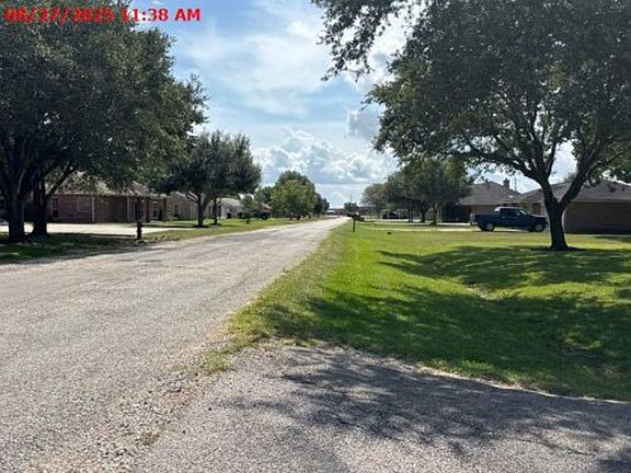 Exterior Neighborhood (street photo)