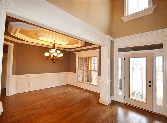 3rd image of 304 Ledgewood Dr #19-C