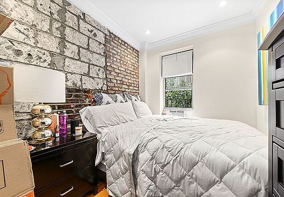 4th image of 227 E 89th St APT 2C