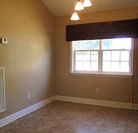 4th image of 48 Packenham Ave