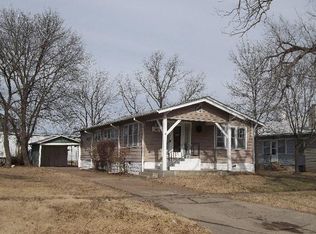 1521 Thornton Ave, Parsons, KS 67357