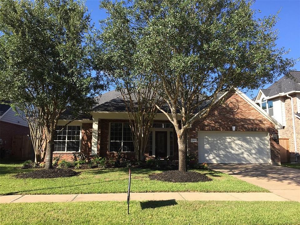 1st image of 15814 Bennet Chase Dr