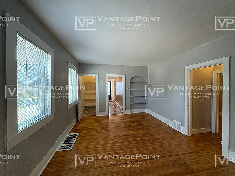 334 S Quincy St — Photo 8
