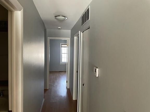 2nd image of 1133 Hawthorne Ct APT B-1