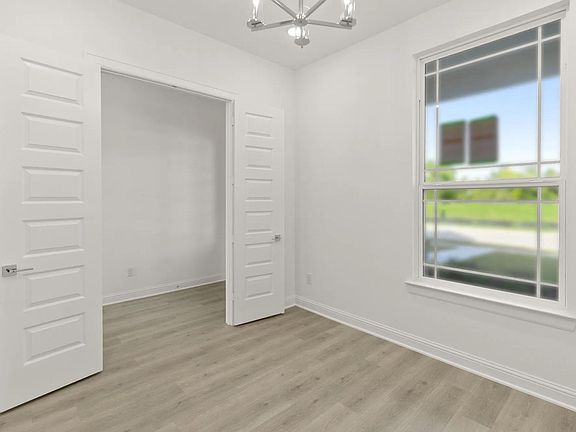 Grandbury D Home Office