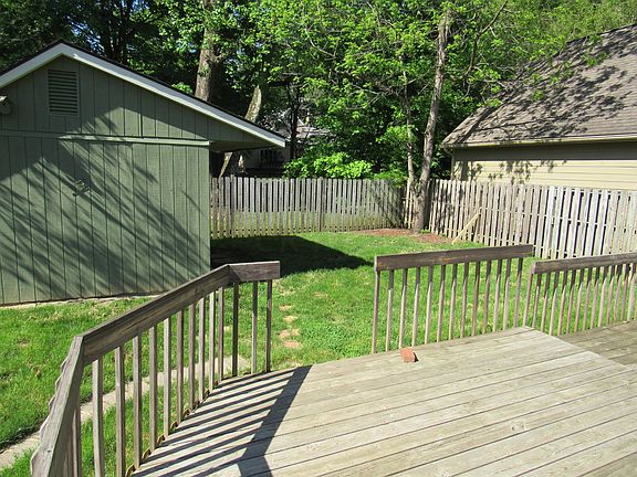 4th image of 318 E Maple St