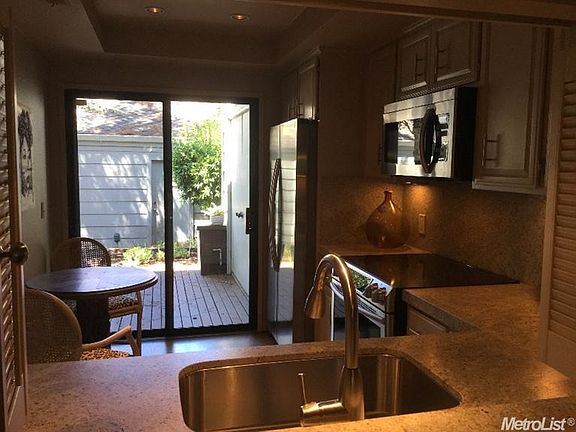 4th image of 2740 Sherwood Ave APT B