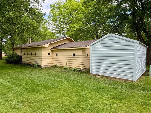 137 2nd St E, Tracy, MN 56175