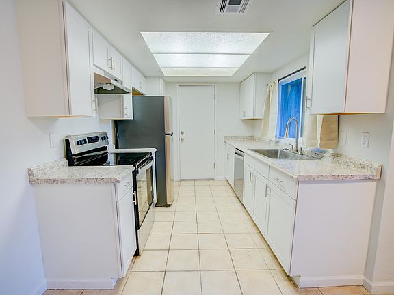 5th image of 3208 Nashville Ct #3210