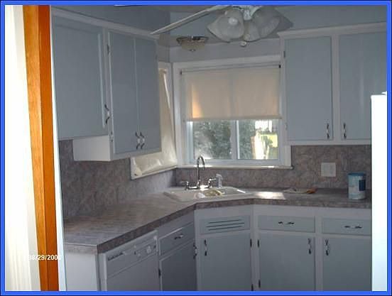 Updated kitchen with ceramic tile