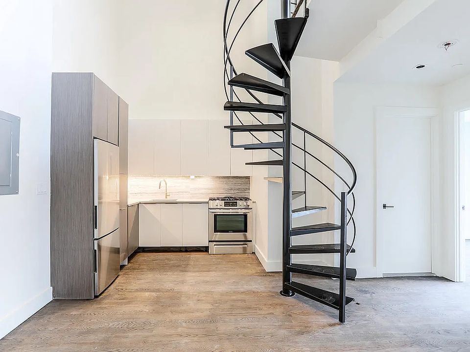 1st image of 146 Erasmus St #2A