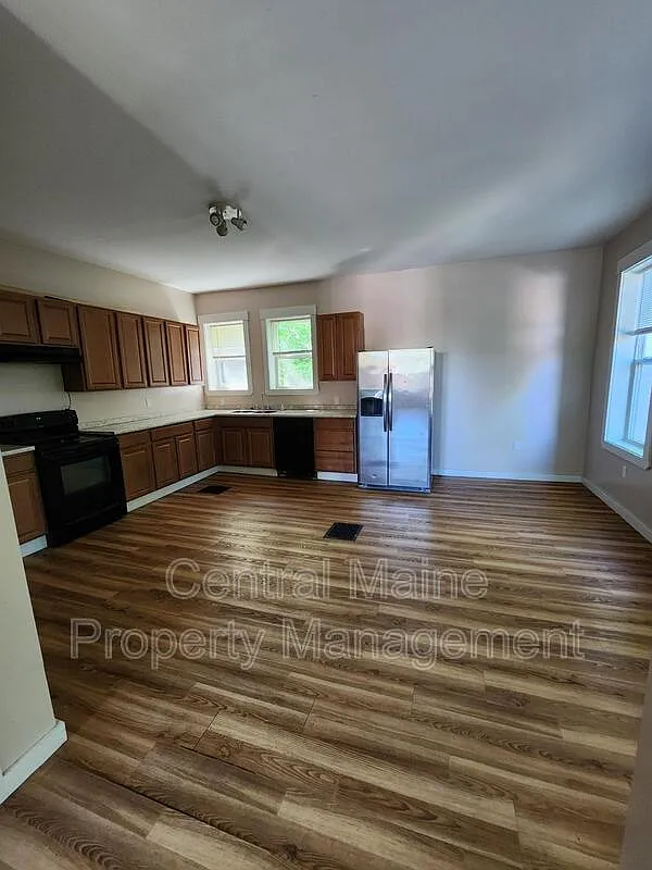 3 bed, 1.5 bath, 1500 sqft, $1,100 — Photo 4