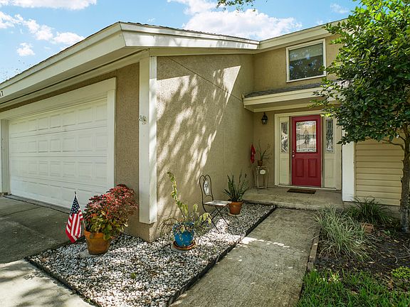 2nd image of 2117 Indian Springs Dr