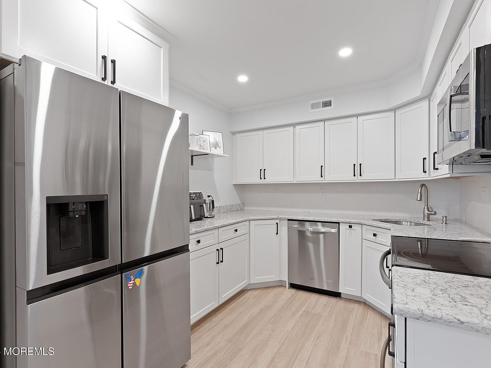 1st image of 40 Wareham Court