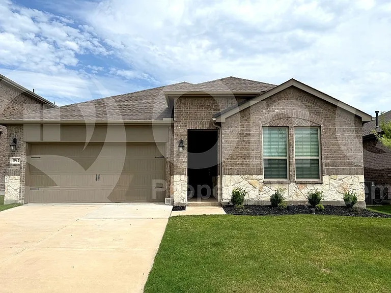 1932 Willie Ray St — Photo 1