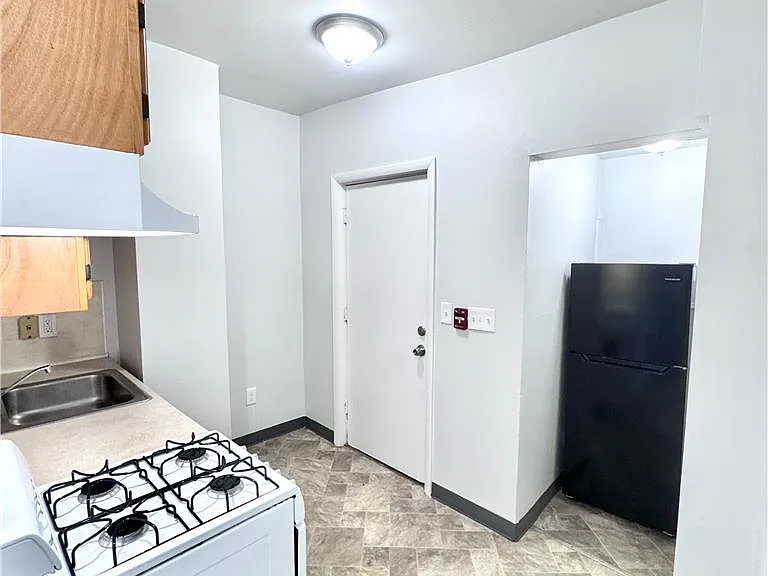 1401 Washington St #2 — Photo 9