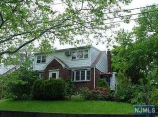 29 Saint Marys Pl, Nutley, NJ 07110