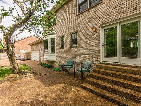 5th image of 668 Cumberland Hills Dr