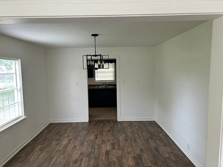 2230 Hegele St — Photo 4