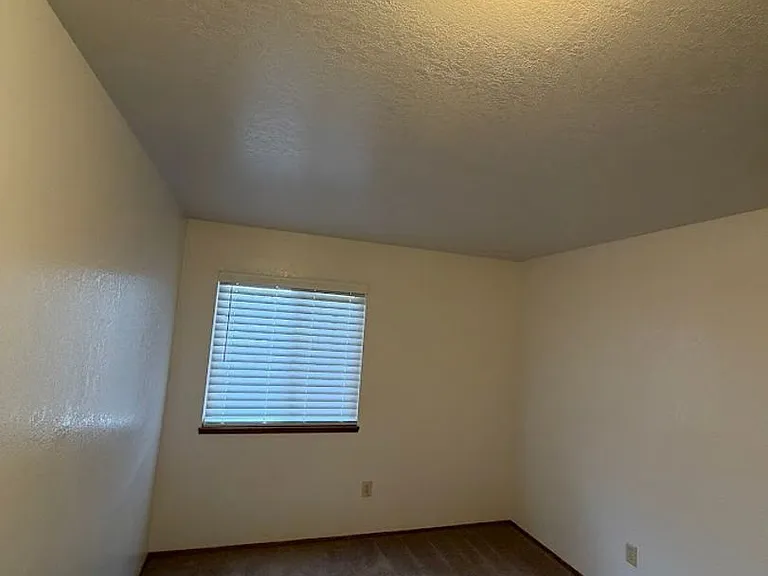 1016 Loni Dr — Photo 20