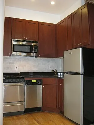 Rented by Tower Brokerage | media 42