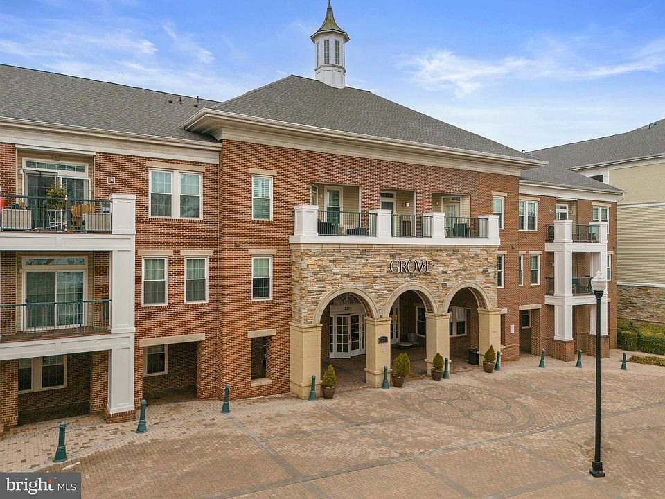 1st image of 2321 25th St S #2-106