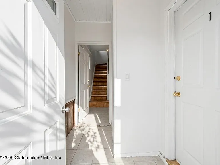 883 Manor Rd #1 — Photo 2
