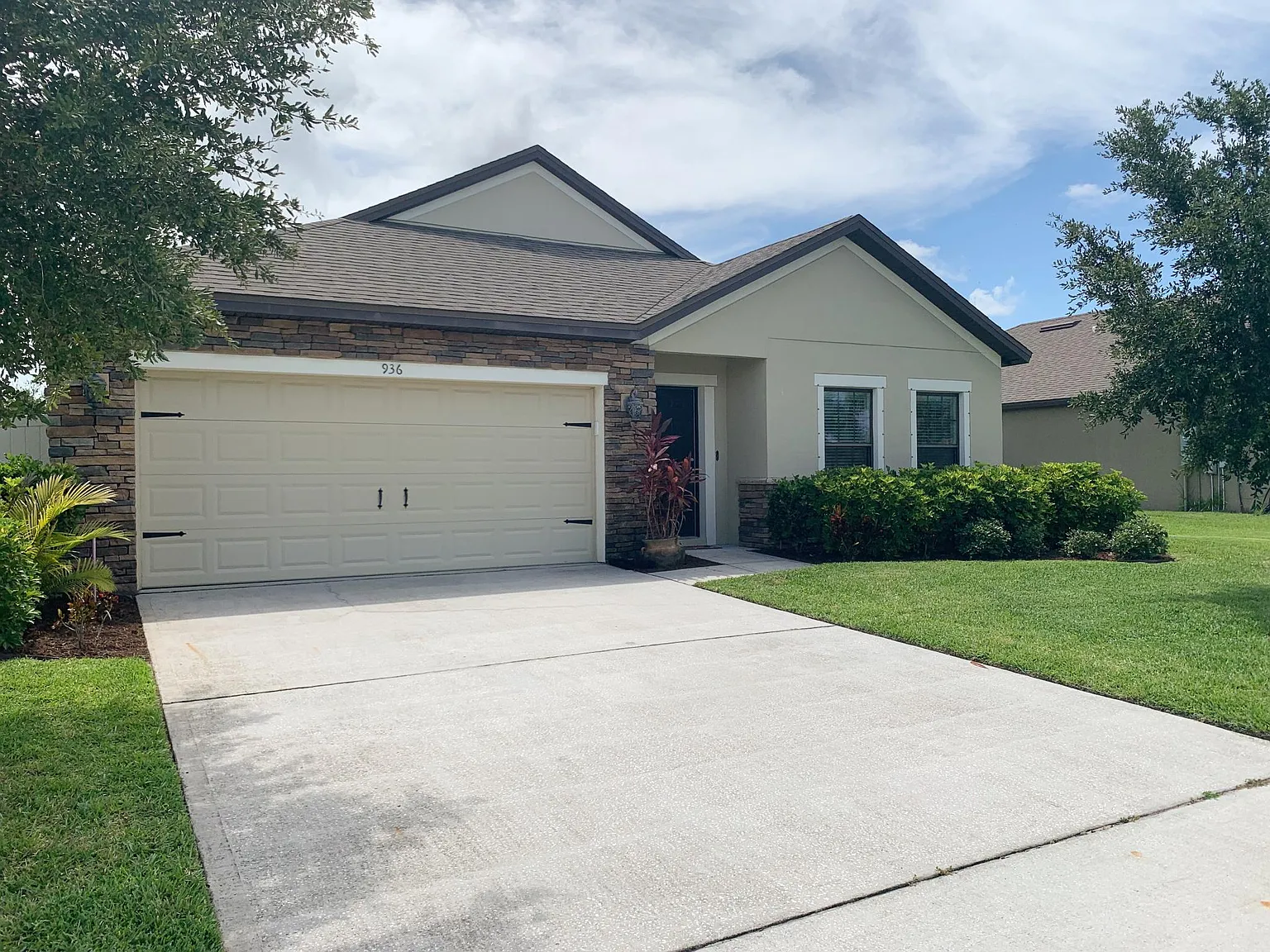 936 Sangria Cir — Photo 1