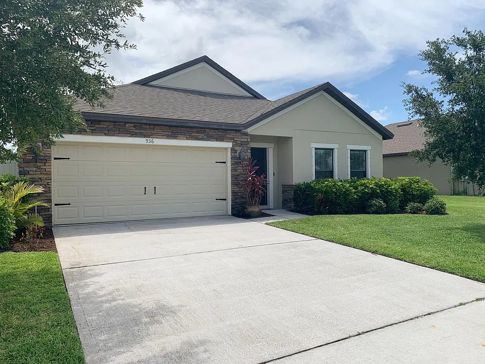 936 Sangria Cir