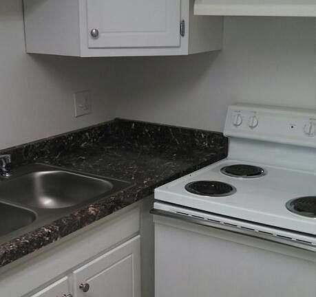 4th image of 527 W Alder St APT C102