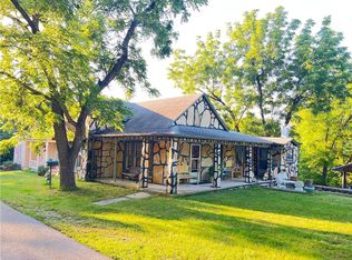 39 Vaughn St, Eureka Springs, AR 72632