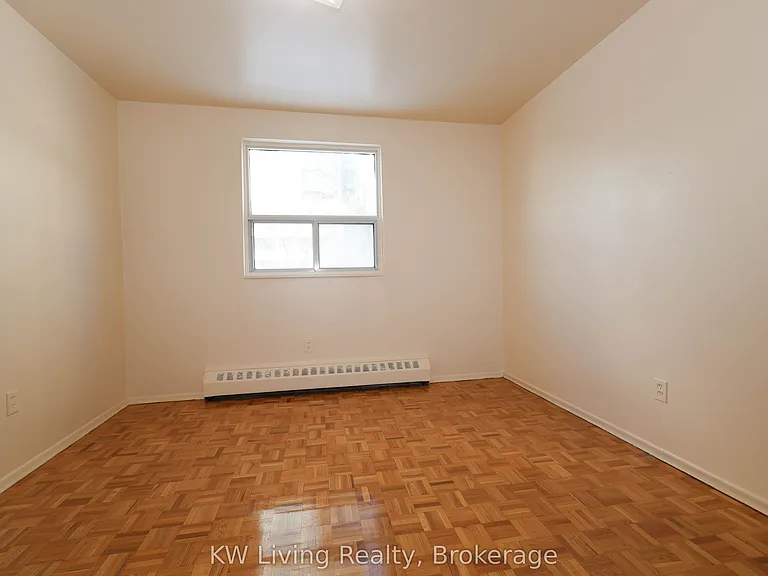33 Central Pkwy W #203 — Photo 22