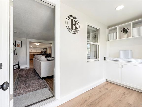 5th image of 5444 Baldwin St