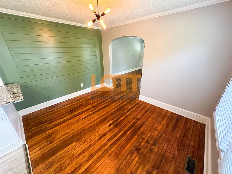 106 E C Ave — Photo 14
