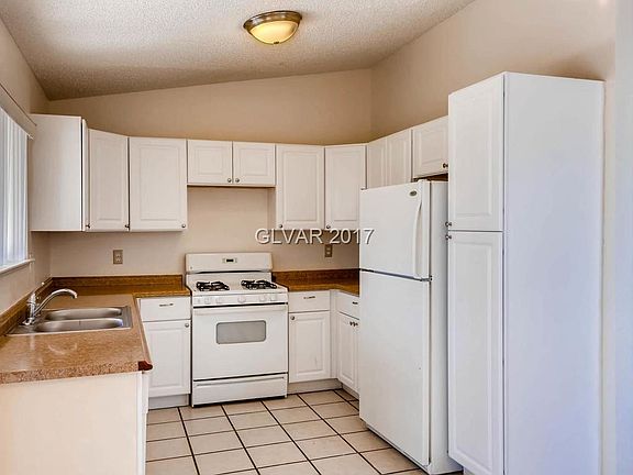4th image of 1937 Saint Lawrence Dr