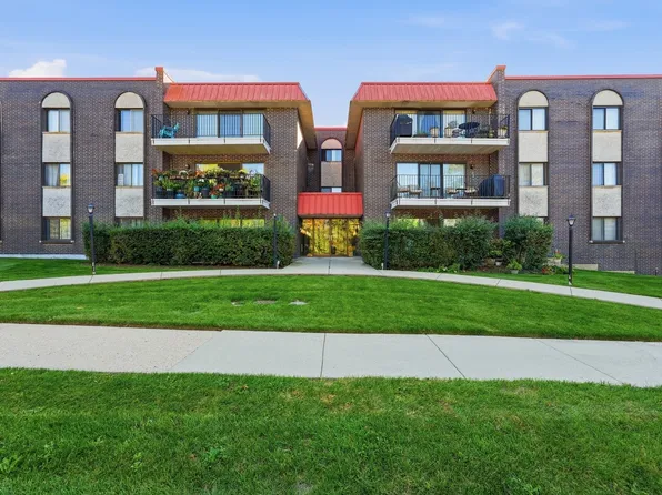 1255 W Prospect Ave APT 101, Mount Prospect, IL 60056
