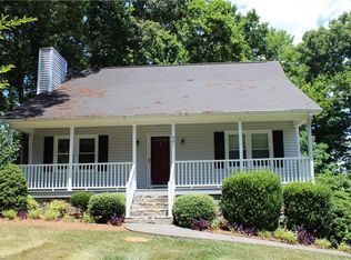 901 Thrushwood Cir, Rural Hall, NC 27045