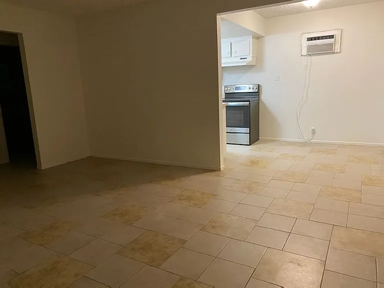 630 Maple St — Photo 12