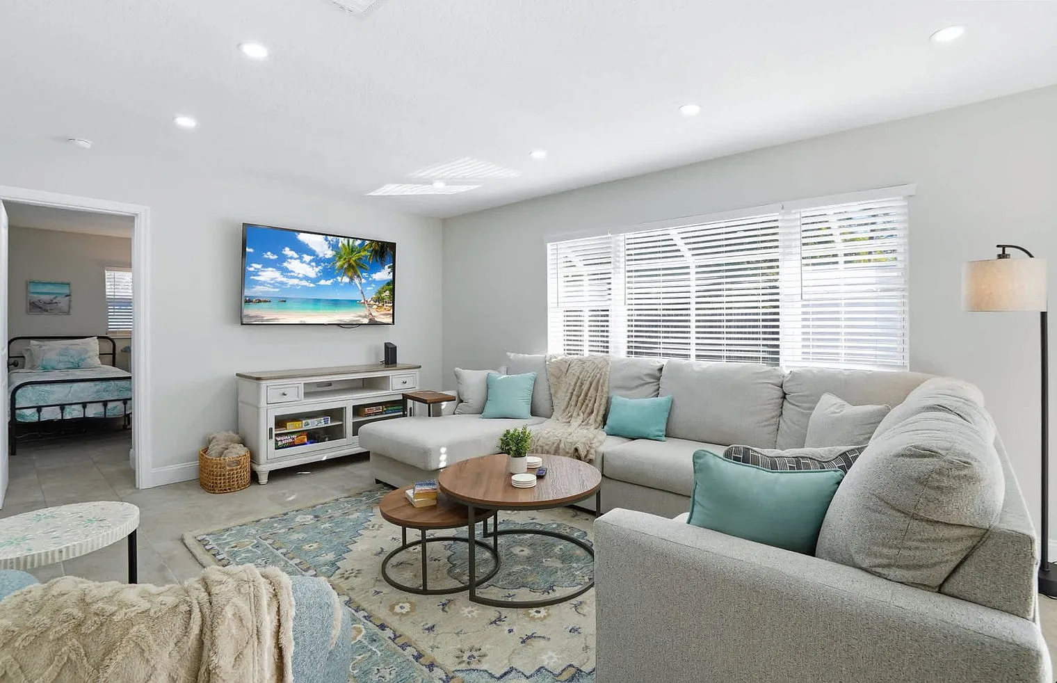 4 bed, 2.0 bath, $6,131 — Photo 1