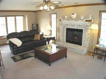 2nd image of 13320 Crestwood Ct