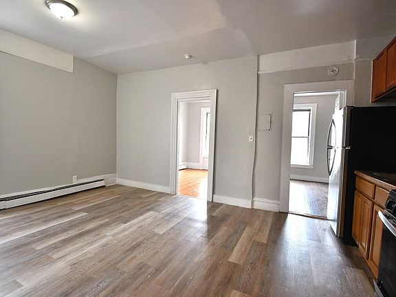 2nd image of 1046 Grant Ave