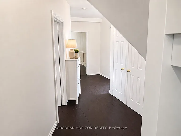20407 Leslie St — Photo 6
